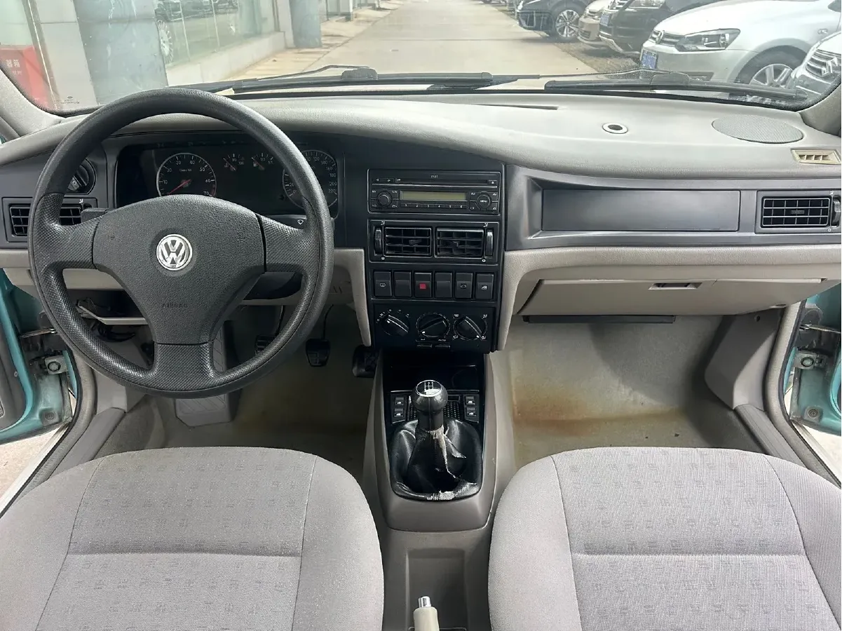 2005 Volkswagen Santana Vista 1.8L 101HP L4 5MT,autocango,china used car exporter,china ev exporter,chinese used car exporter,chinese used ev exporter