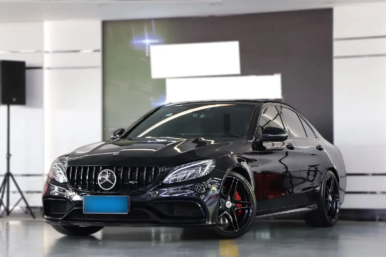 2017 Mercedes-Benz C AMG 4.0T 476HP V8 7AT