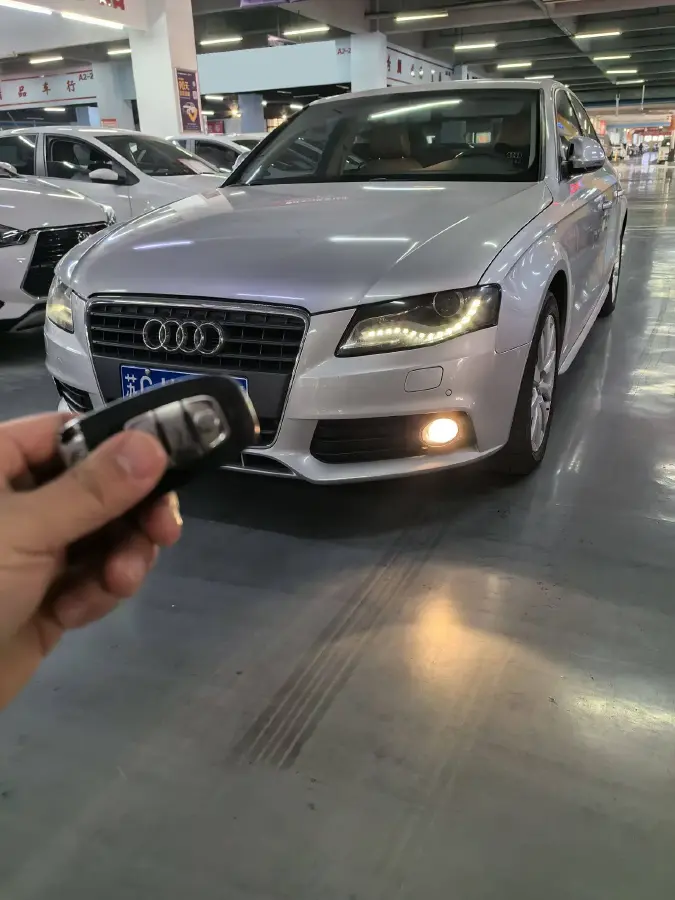2011 Audi A4L 2.0T 180HP L4 CVT