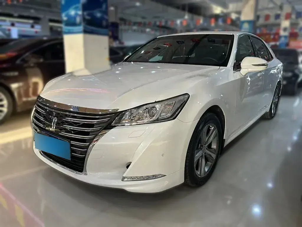 2015 Toyota Crown 2.5L 193HP V6 6AT
