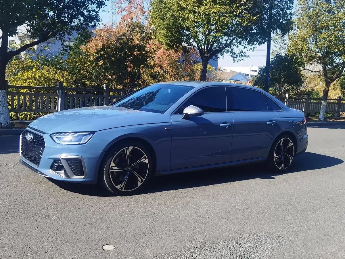 2022 Audi A4L 2.0T 190HP L4 7DCT