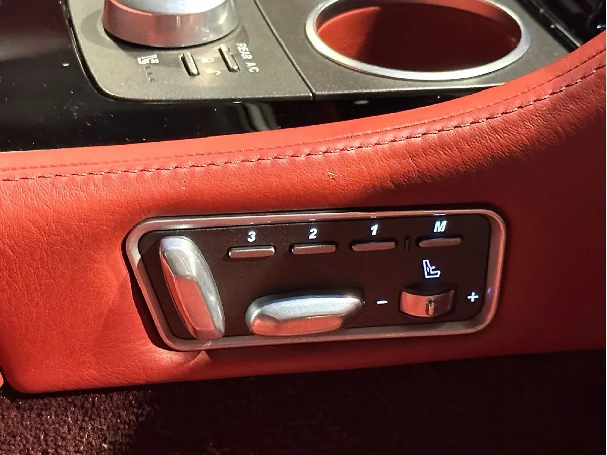 2014 Aston Martin Rapide 6.0L 558HP V12 6AT,autocango,china used car exporter,china ev exporter,chinese used car exporter,chinese used ev exporter