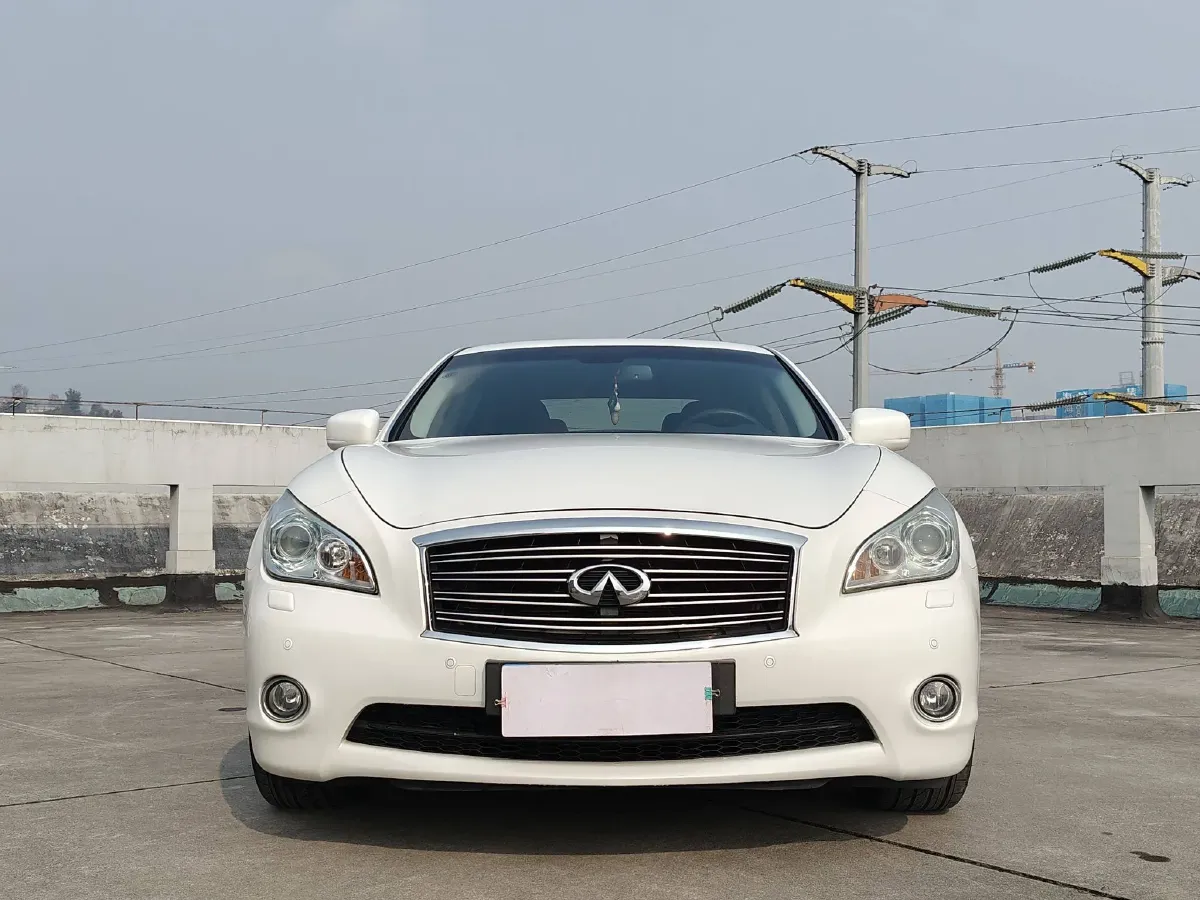 2013 Infiniti Q70 2.5L 235HP V6 7AT,autocango,china used car exporter,china ev exporter,chinese used car exporter,chinese used ev exporter