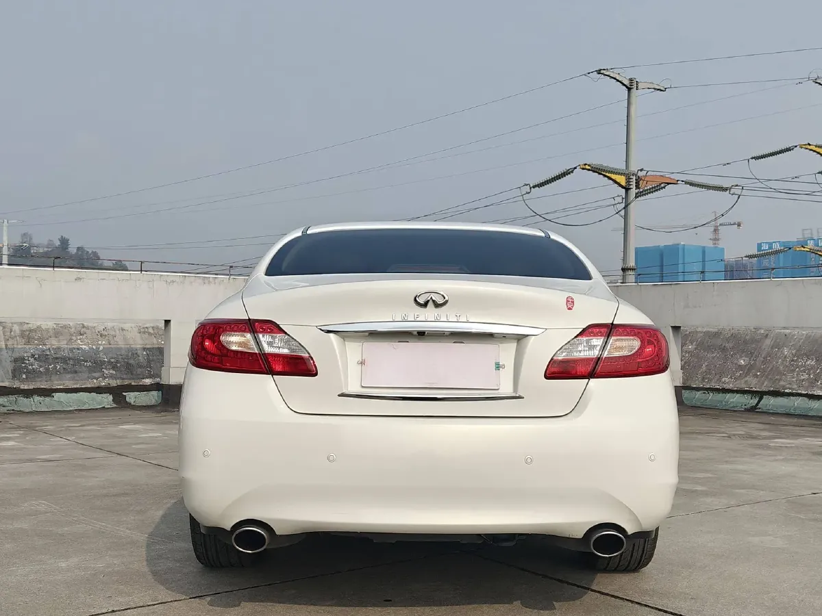 2013 Infiniti Q70 2.5L 235HP V6 7AT,autocango,china used car exporter,china ev exporter,chinese used car exporter,chinese used ev exporter