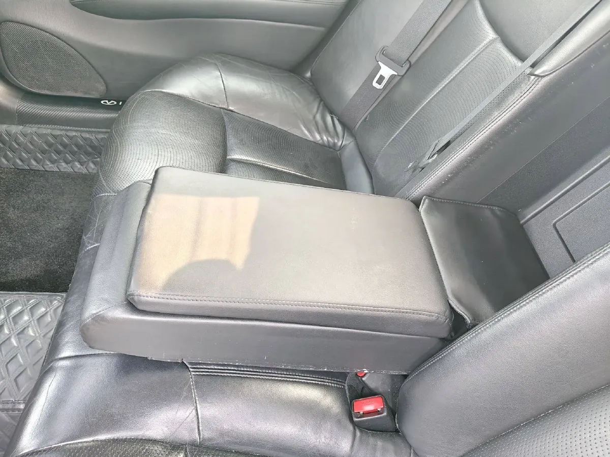 2013 Infiniti Q70 2.5L 235HP V6 7AT,autocango,china used car exporter,china ev exporter,chinese used car exporter,chinese used ev exporter