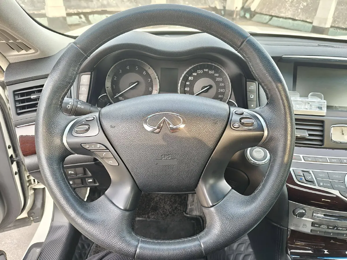 2013 Infiniti Q70 2.5L 235HP V6 7AT,autocango,china used car exporter,china ev exporter,chinese used car exporter,chinese used ev exporter