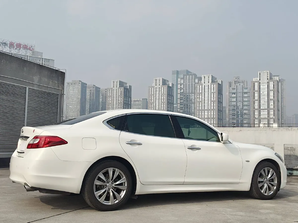 2013 Infiniti Q70 2.5L 235HP V6 7AT,autocango,china used car exporter,china ev exporter,chinese used car exporter,chinese used ev exporter