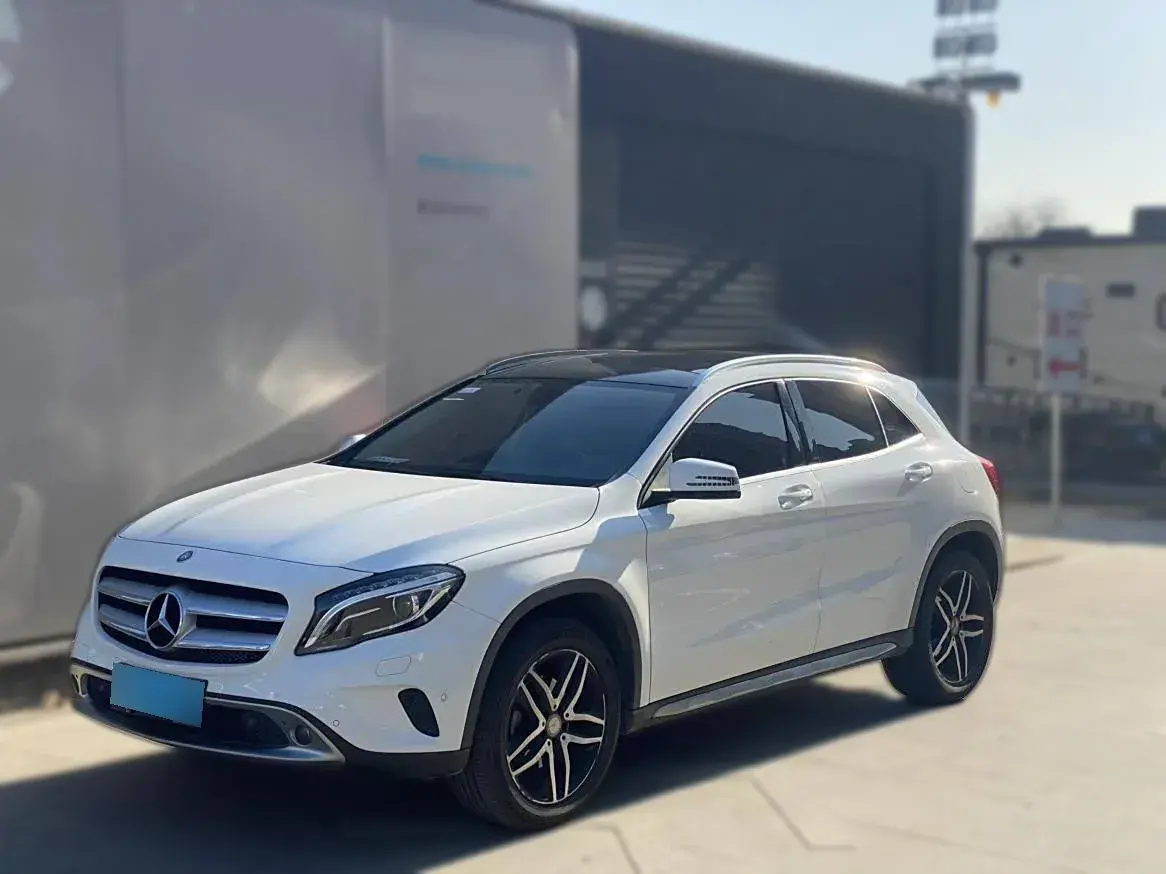 2016 Mercedes-Benz GLA Class 2.0T 184HP L4 7DCT