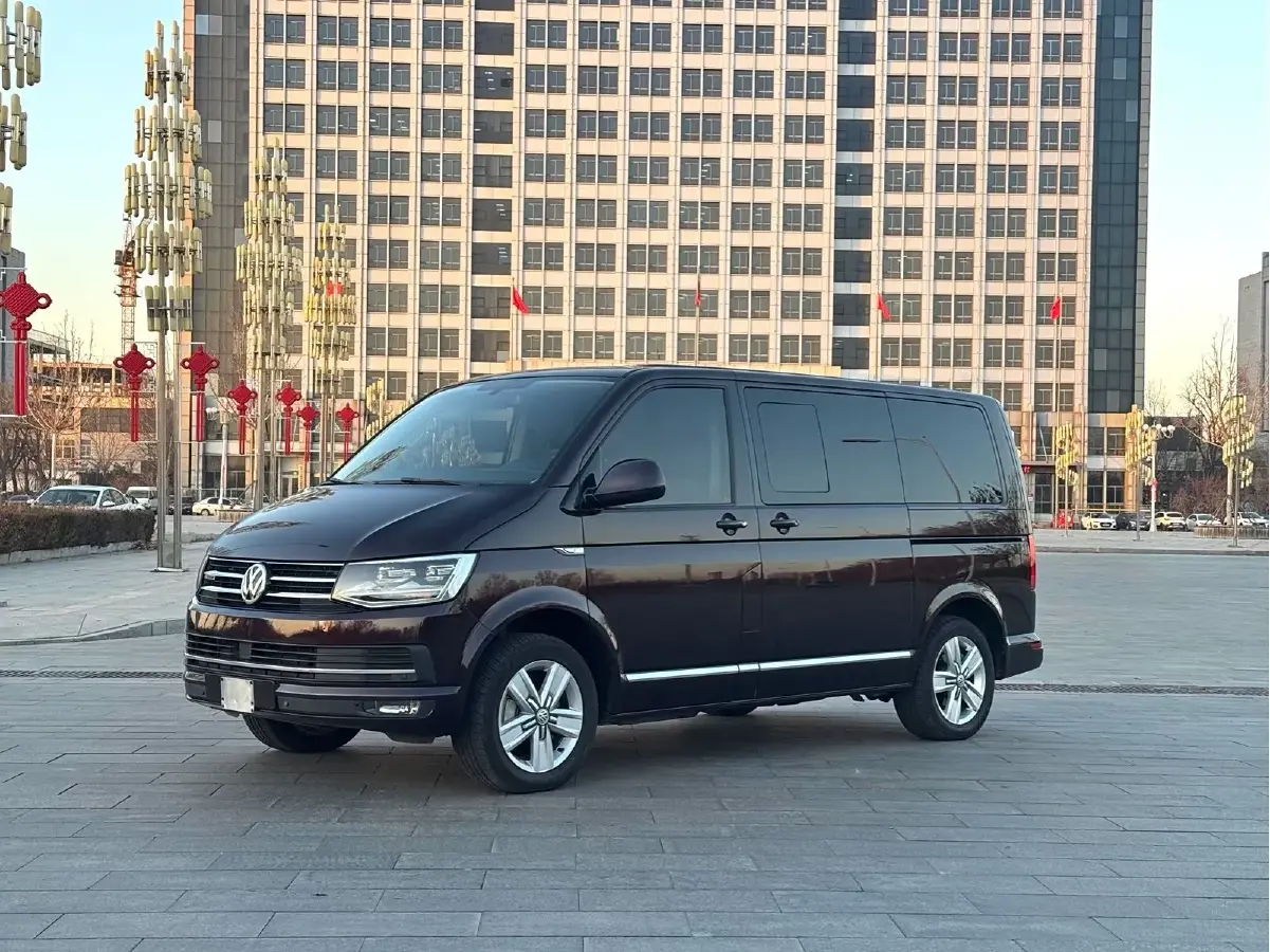 2017 Volkswagen Multivan 2.0T 204HP L4 7DCT