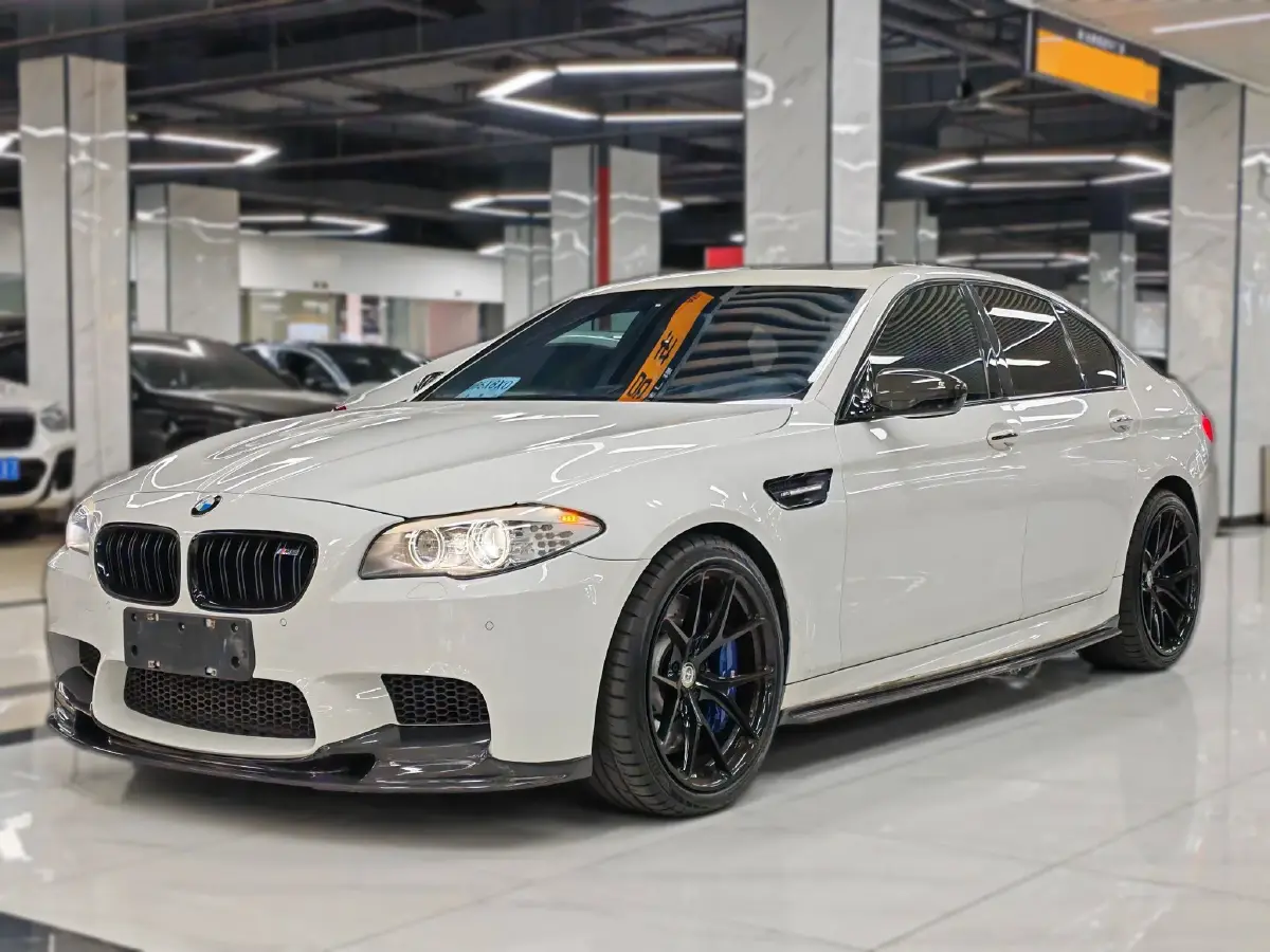 2014 BMW M5 4.4T 560HP V8 7DCT