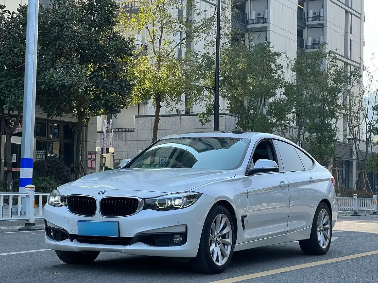 2019 BMW 3 Series GT 2.0T 184HP L4 8AT