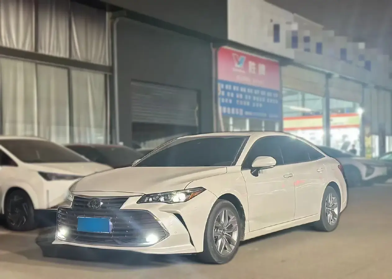 2019 Toyota Avalon 2.5L 209HP L4 8AT