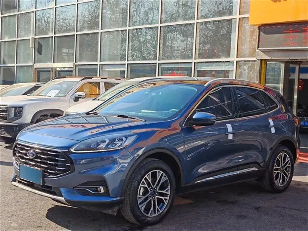 2020 Ford Escape 2.0T 248HP L4 8AT