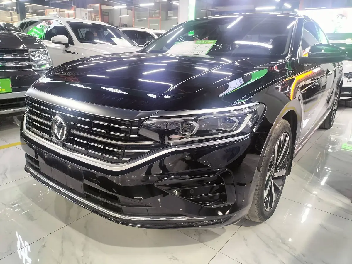 2022 Volkswagen Passat 2.0T 186HP L4 7DCT