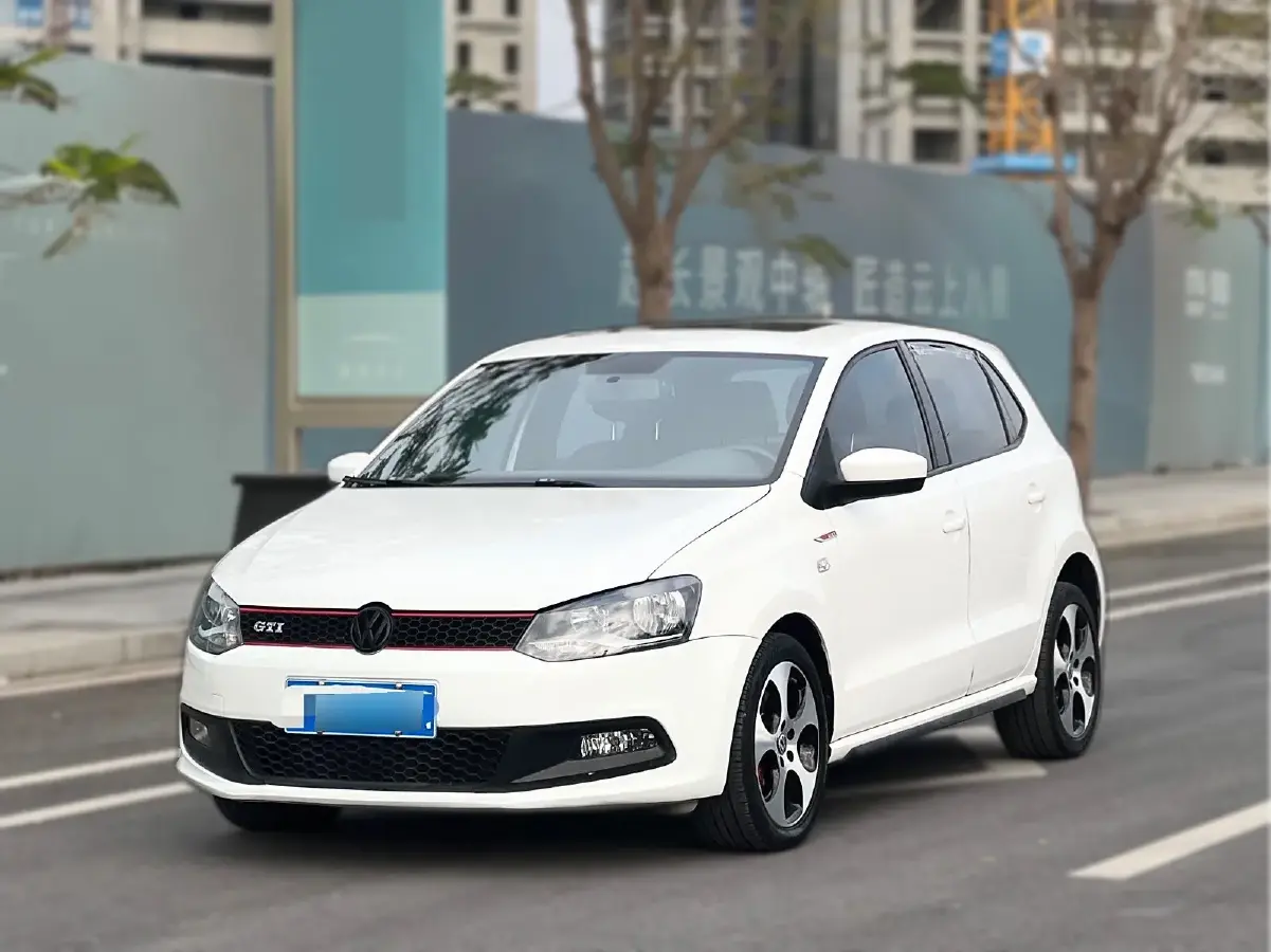 2012 Volkswagen Polo 1.4T 131HP L4 7DCT