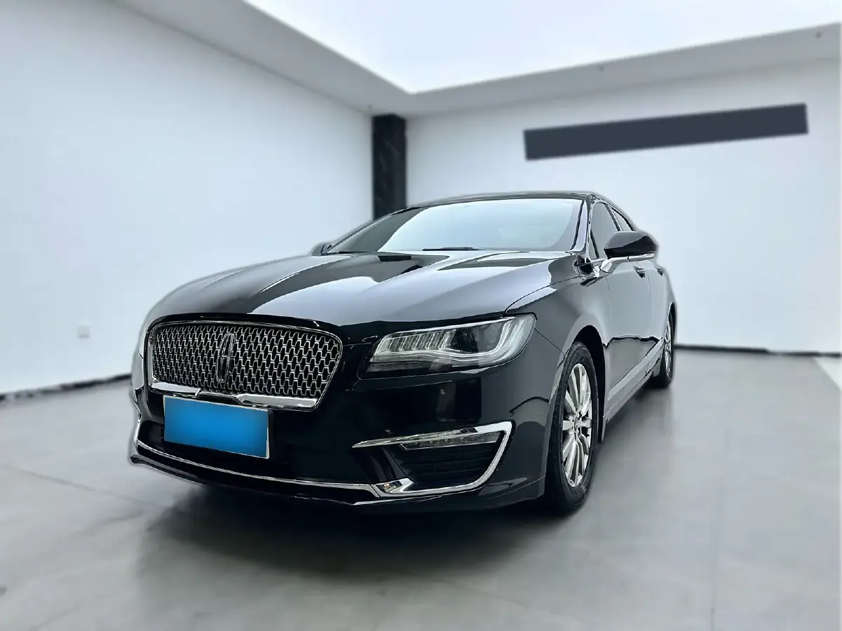 2020 Lincoln MKZ 2.0T 196HP L4 6AT