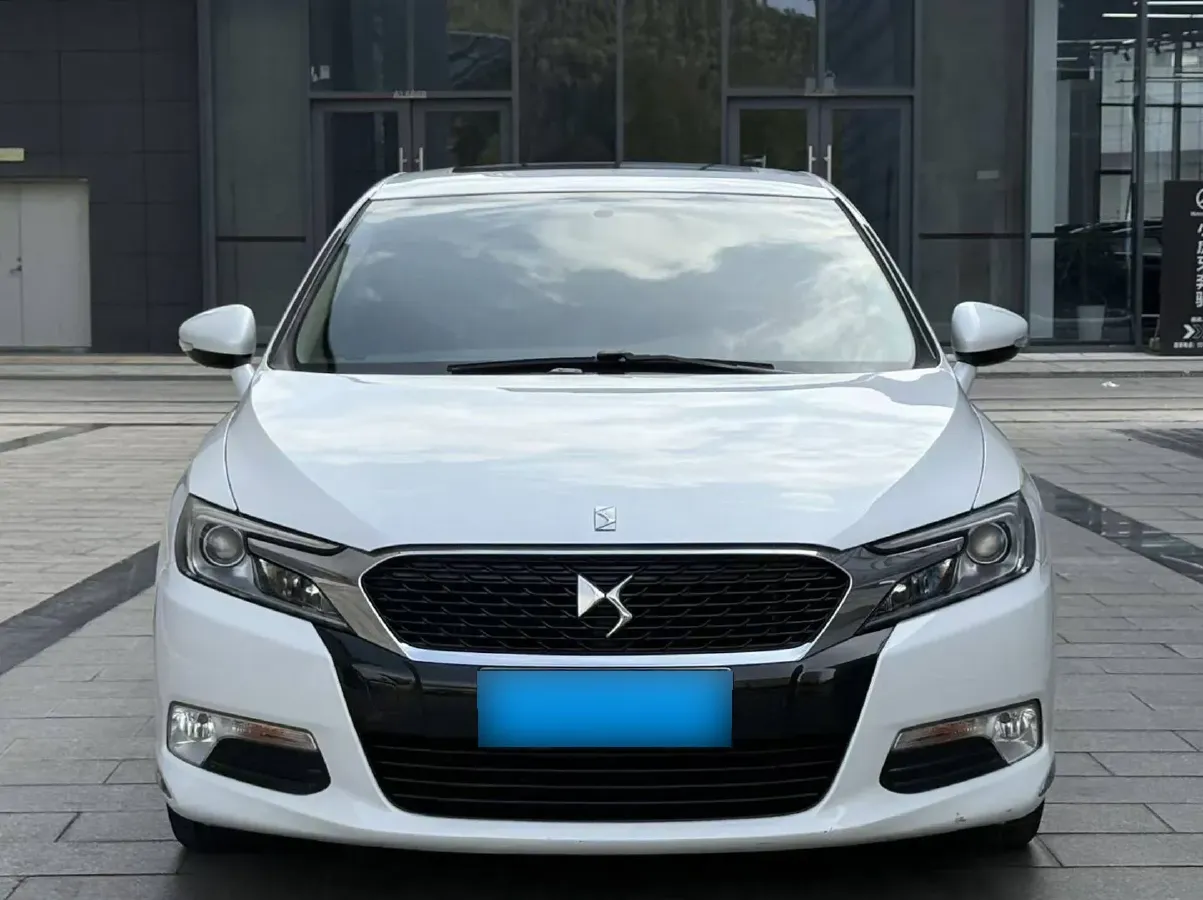 2016 DS 5LS 1.6T 167HP L4 6AT,autocango,china used car exporter,china ev exporter,chinese used car exporter,chinese used ev exporter
