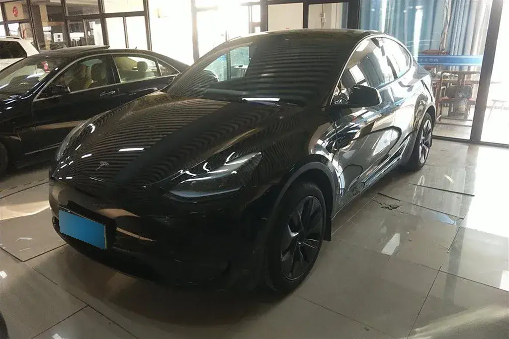 2023 Tesla Model Y BEV 60KWH