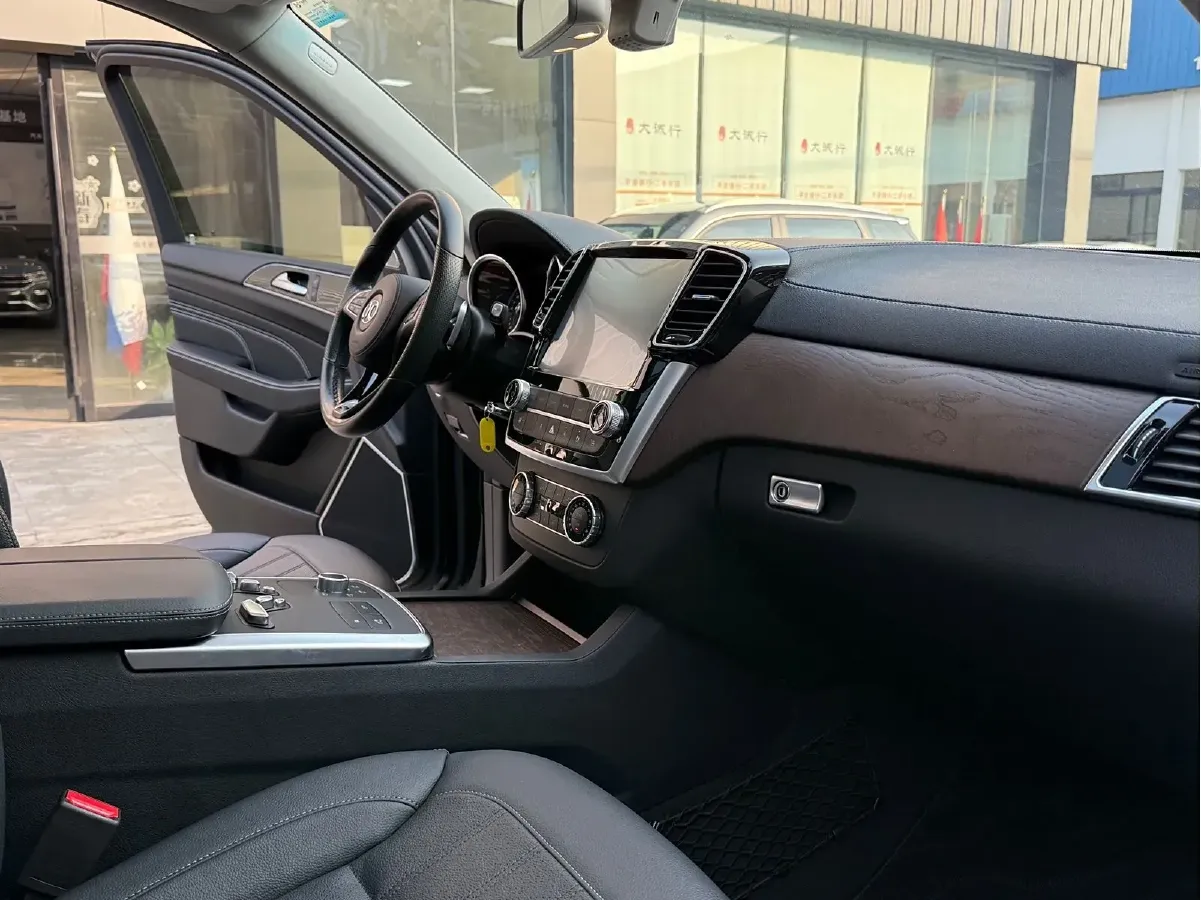 2021 BeiJing BJ90 3.0T 333HP V6 9AT,autocango,china used car exporter,china ev exporter,chinese used car exporter,chinese used ev exporter