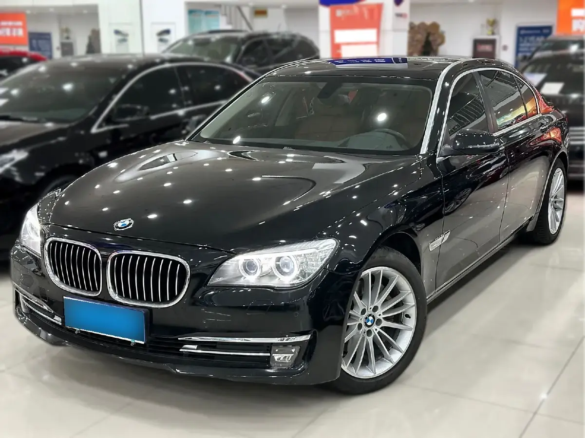 2014 BMW 7 Series 3.0L 258HP L6 8AT