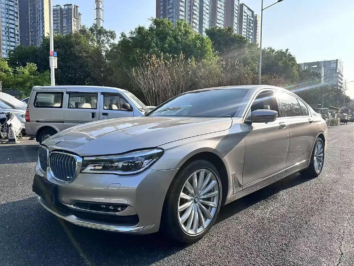 2016 BMW 7 Series 3.0T 326HP L6 8AT