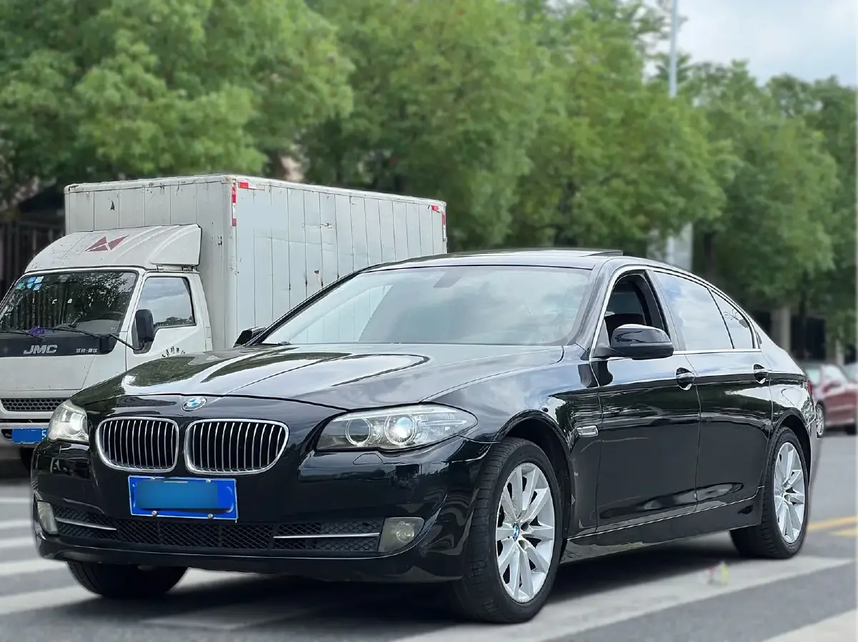 2014 BMW 5 Series 2.0T 245HP L4 8AT