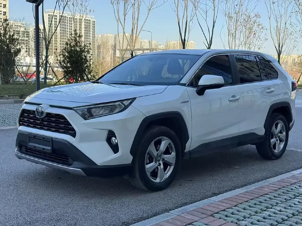 2020 Toyota RAV4 2.5L 178HP L4 E-CVT Hybrid