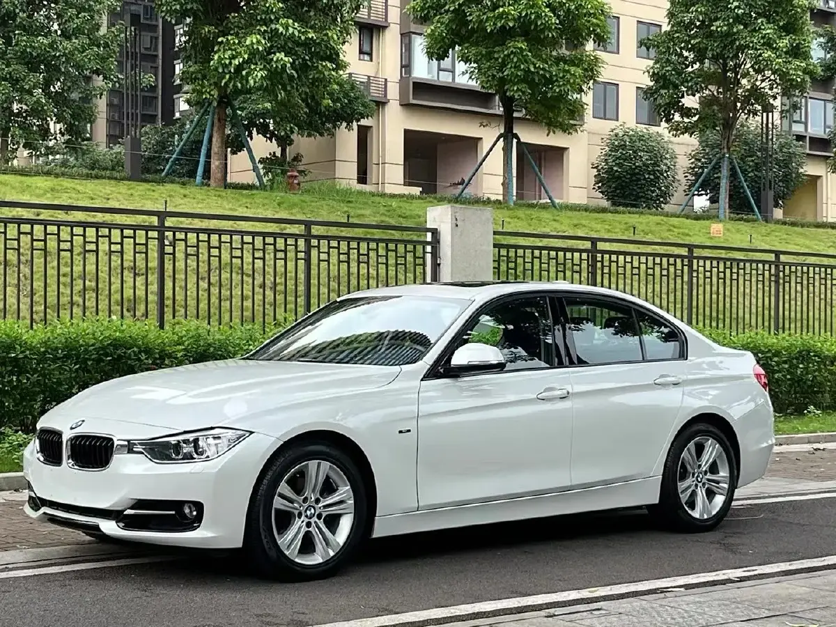 2013 BMW 3 Series 2.0T 184HP L4 8AT