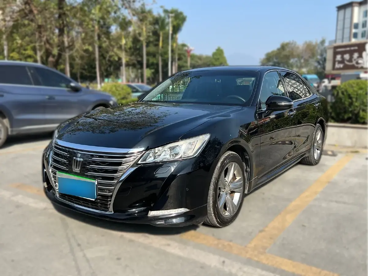 2015 Toyota Crown 2.0T 235HP L4 8AT