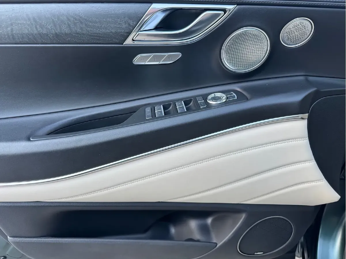 2021 Genesis GV80 2.5T 304HP L4 8AT,autocango,china used car exporter,china ev exporter,chinese used car exporter,chinese used ev exporter