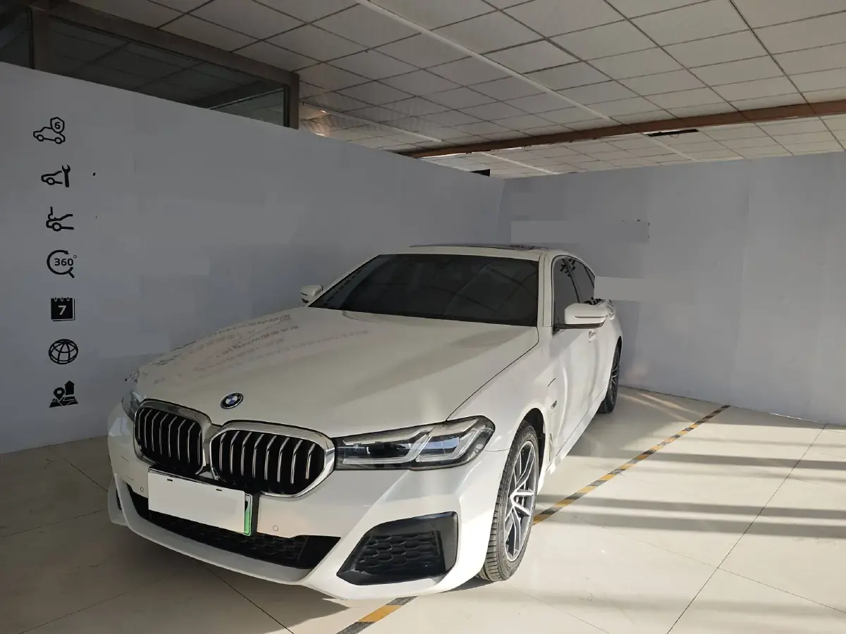 2022 BMW 5 Series 2.0T 184HP L4 8AT PHEV 17.7KWH