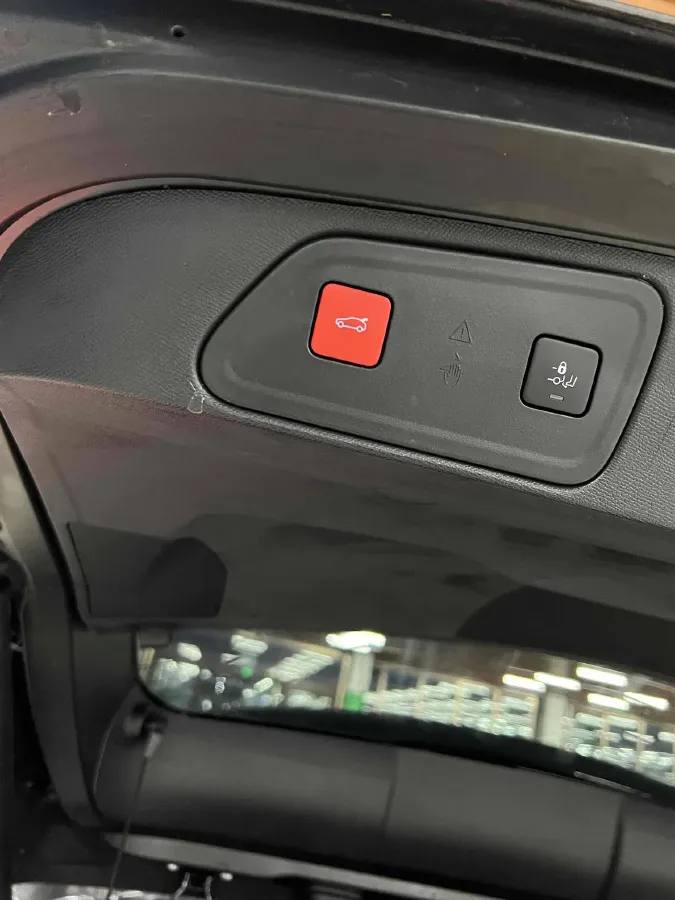 2023 Peugeot 4008 1.6T 170HP L4 8AT,autocango,china used car exporter,china ev exporter,chinese used car exporter,chinese used ev exporter