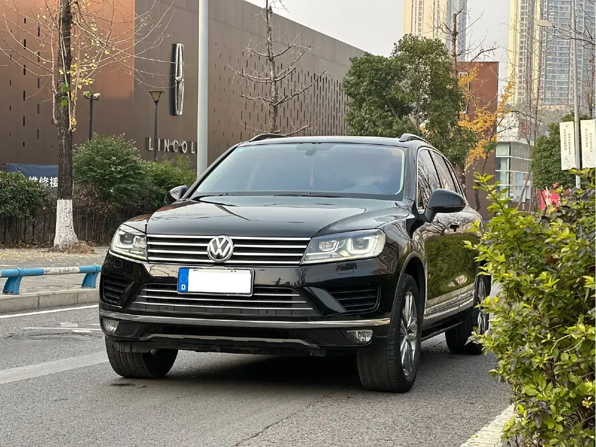2017 Volkswagen Touareg 3.0T 320HP V6 8AT