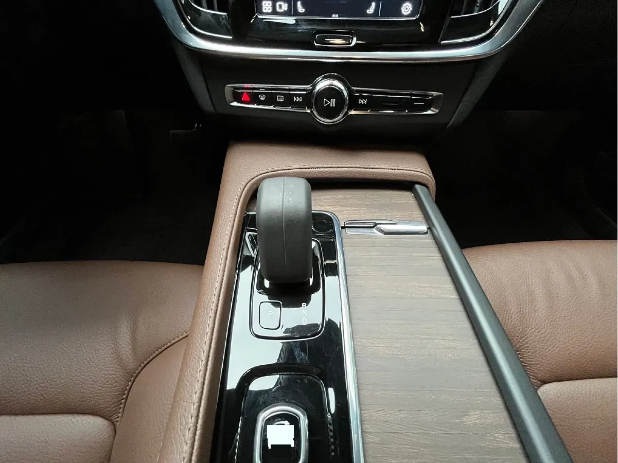 2022 Volvo V90 2.0T 250HP L4 8AT,autocango,china used car exporter,china ev exporter,chinese used car exporter,chinese used ev exporter