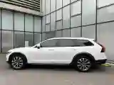 2022 Volvo V90 2.0T 250HP L4 8AT