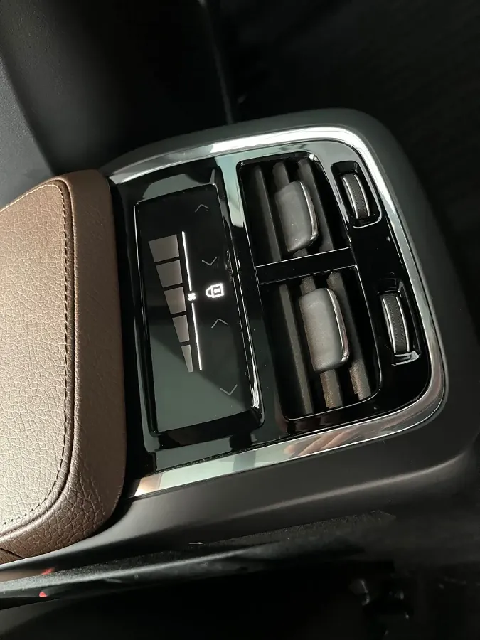 2022 Volvo V90 2.0T 250HP L4 8AT,autocango,china used car exporter,china ev exporter,chinese used car exporter,chinese used ev exporter