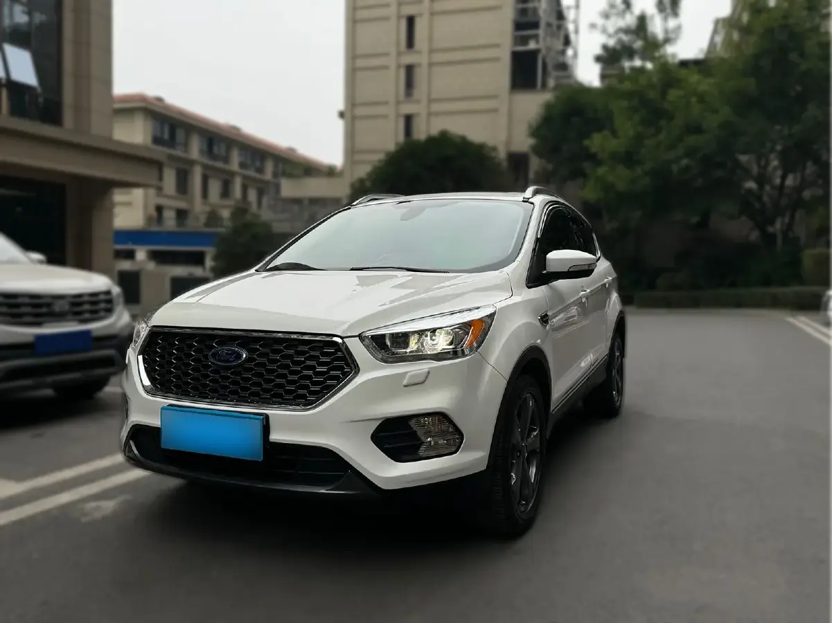 2019 Ford Kuga 2.0T 237HP L4 6AT