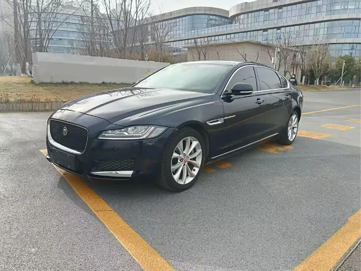 2020 Jaguar XFL 2.0T 250HP L4 8AT