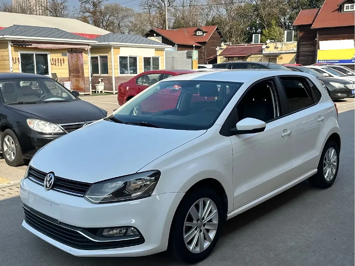 2014 Volkswagen Polo 1.4L 90HP L4 5MT