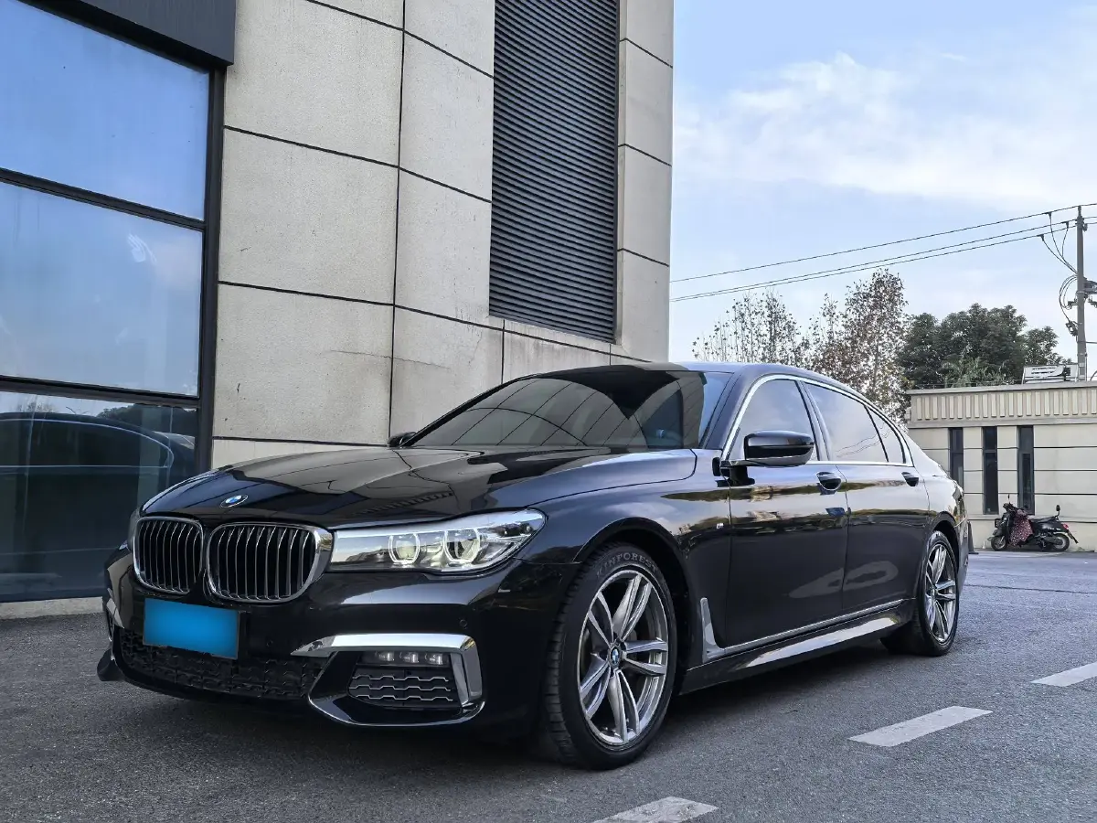 2018 BMW 7 Series 2.0T 258HP L4 8AT