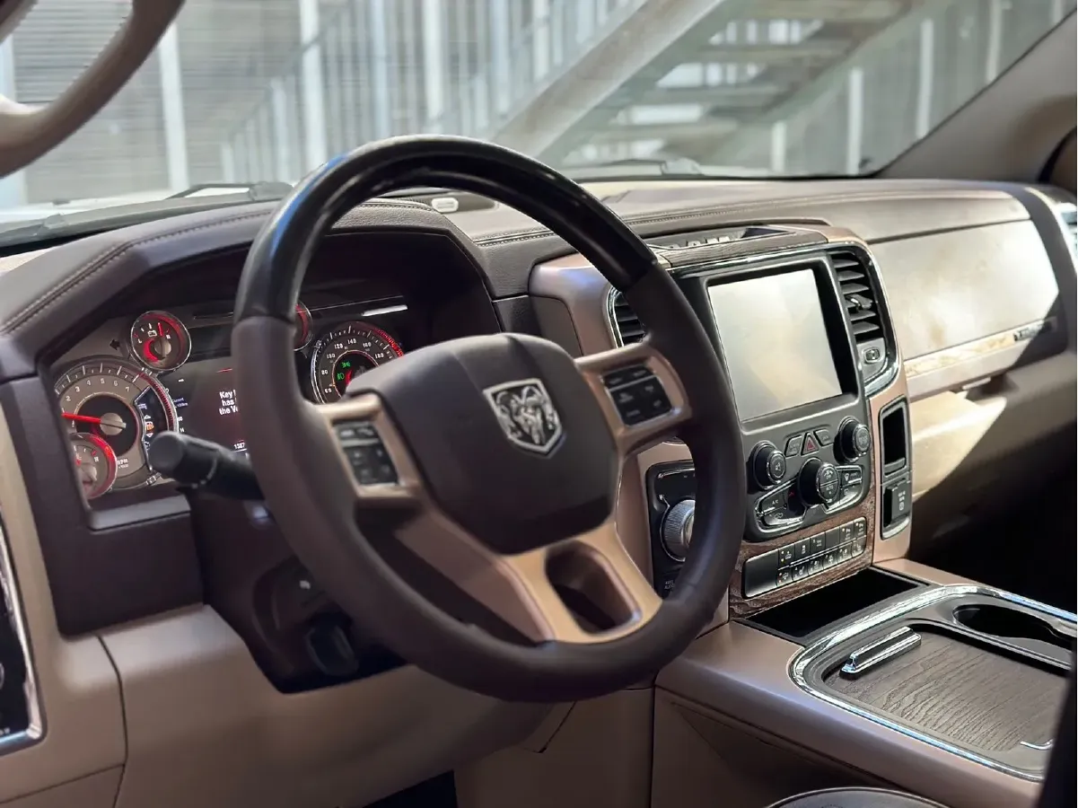 2011 RAM Trucks 5.7L 395HP V8 5AT,autocango,china used car exporter,china ev exporter,chinese used car exporter,chinese used ev exporter