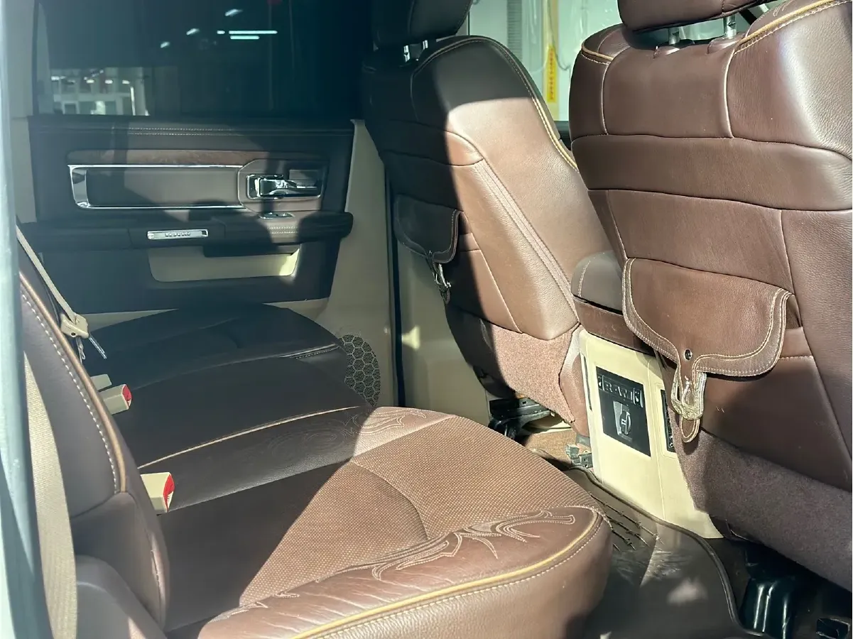 2011 RAM Trucks 5.7L 395HP V8 5AT,autocango,china used car exporter,china ev exporter,chinese used car exporter,chinese used ev exporter