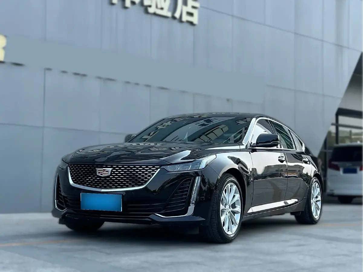 2023 Cadillac CT5 2.0T 237HP L4 10AT
