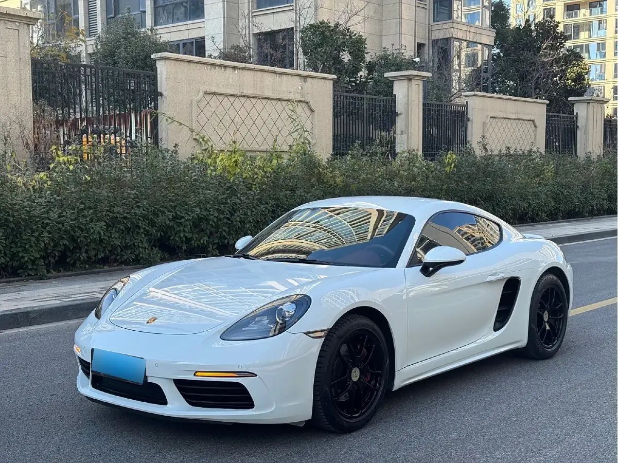2018 Porsche 718 2.0T 250HP H4 7DCT