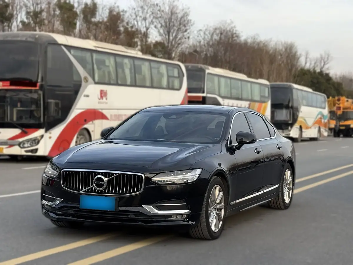 2020 Volvo S90 2.0T 254HP L4 8AT