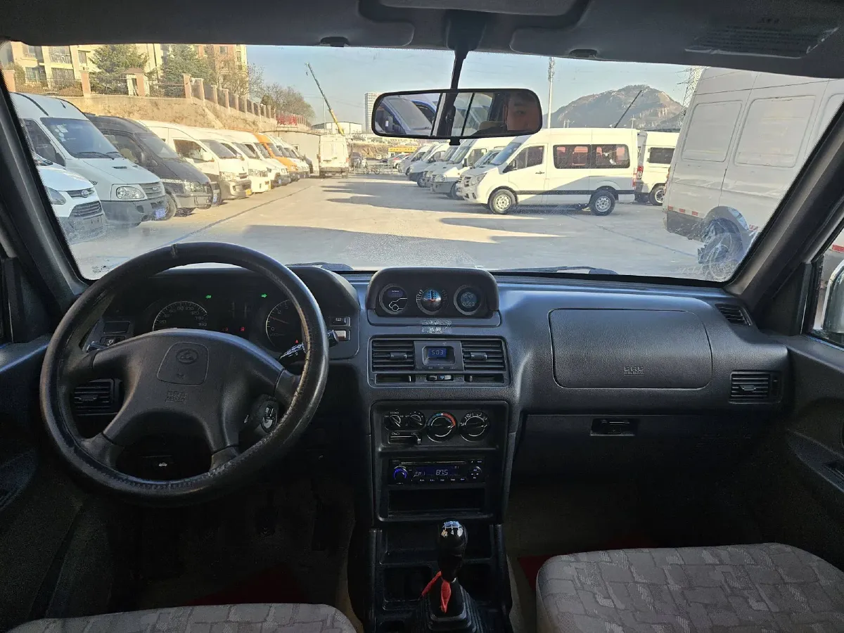 2014 Leopaard 6481 2.2L 129HP L4 5MT,autocango,china used car exporter,china ev exporter,chinese used car exporter,chinese used ev exporter