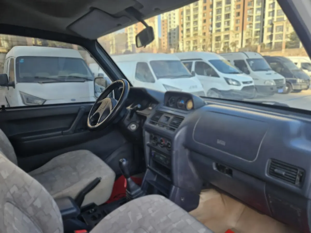 2014 Leopaard 6481 2.2L 129HP L4 5MT,autocango,china used car exporter,china ev exporter,chinese used car exporter,chinese used ev exporter