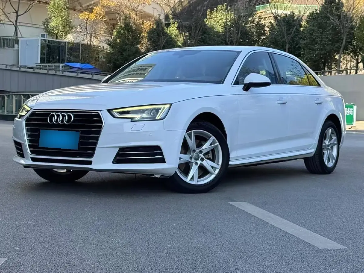 2018 Audi A4L 2.0T 190HP L4 7DCT