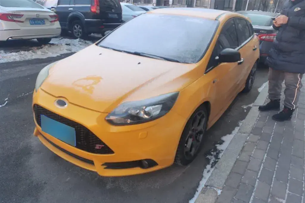 2013 Ford Focus 2.0T 250HP L4 6MT