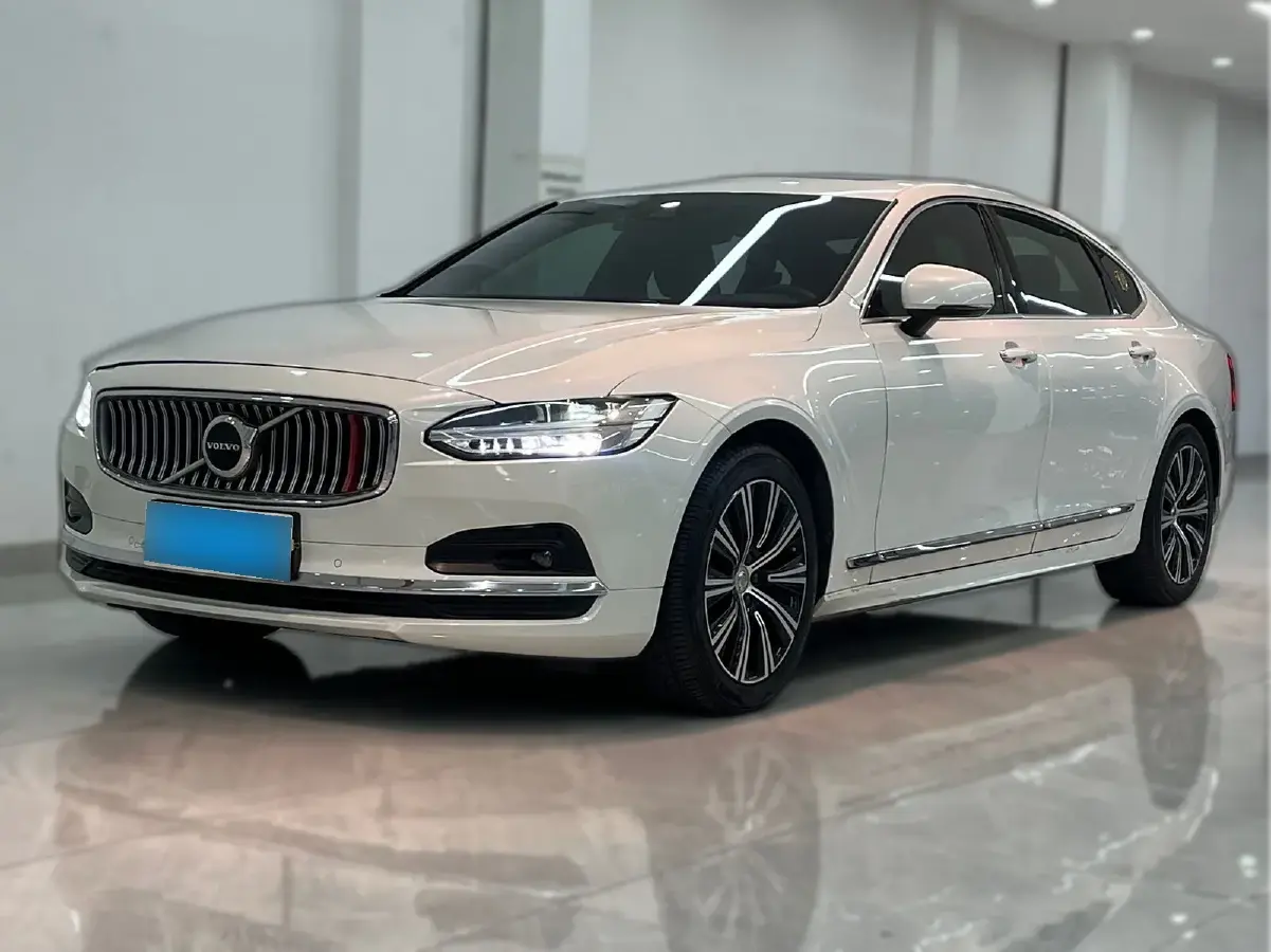 2021 Volvo S90 2.0T 250HP L4 8AT